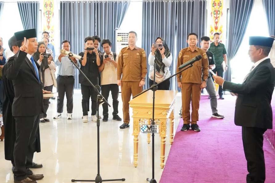 Lantik Direktur Perumda Danum Pomolum, Bupati Tegaskan Pentingnya Percepatan Pengembangan Jaringan Air bersih