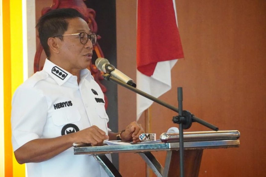Bupati dan Wakil Bupati Mura Pisah Kenang Kepala Disdukcapil Mura yang Purna Tugas