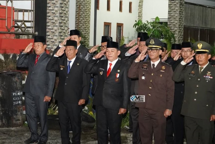 Bupati dan Wakil Bupati Hadiri Apel Kehormatan dan Renungan Suci di Taman Makam Pahlawan Puruk Cahu