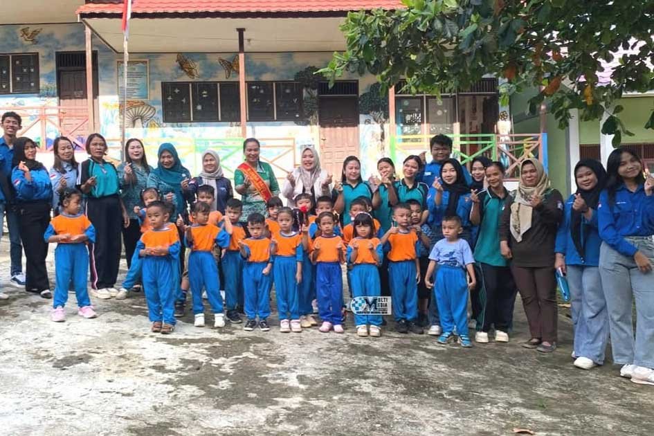 Warnita Heriyus Kunjungi TK Santo Klemens pada Pekan Merah Putih Tamasya