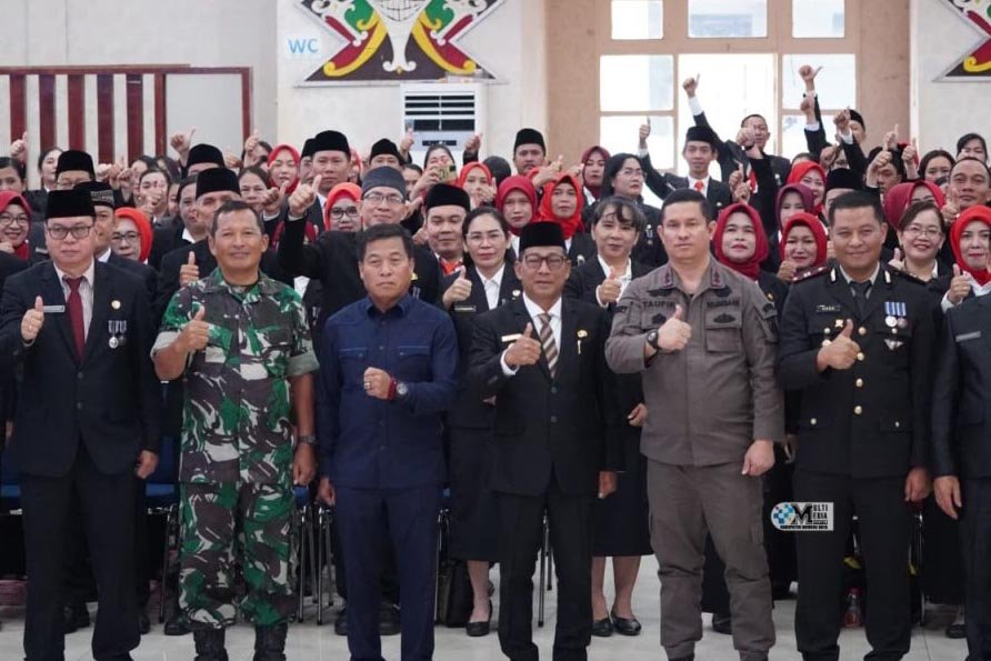 284 ASN Lingkup Mura Terima Tanda Kehormatan Satyalancana Karya Satya