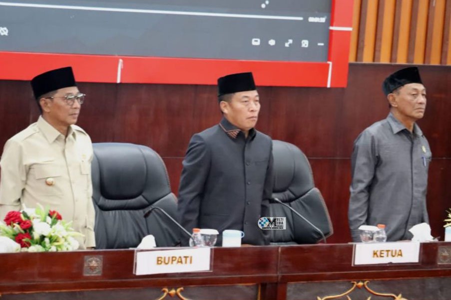 Rapat Paripurna Pemandangan Umum Fraksi DPRD Mura Terkait Dua Raperda