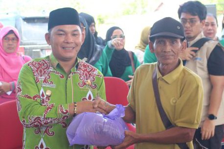 Pemkab Mura Laksanakan Penyaluran Bantuan Pangan dan Pasar Murah