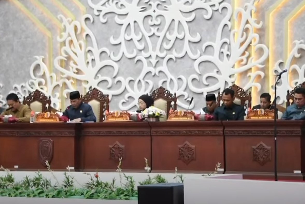 Rapat Paripurna dengan Agenda Penutupan Sidang 2025 dan Pembukaan Masa Sidang 2026