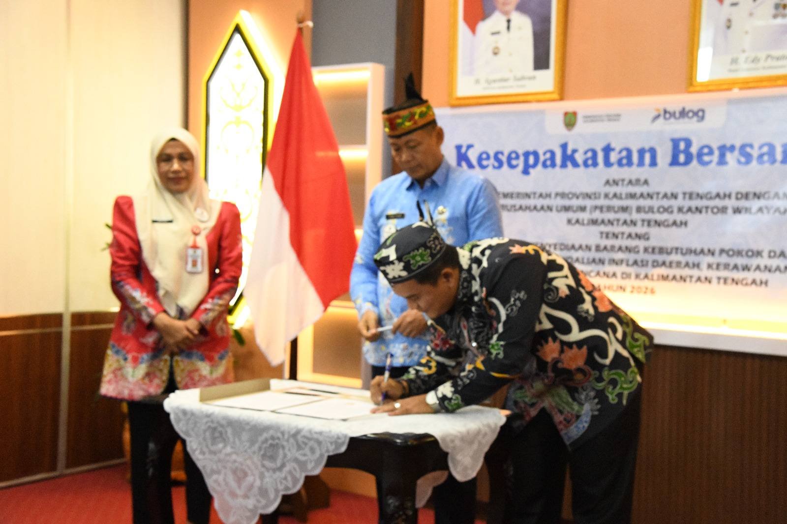 Perkuat Kendali Inflasi dan Jamin Ketersediaan Pangan, Pemprov Kalteng dengan Perum BULOG Tangani MoU