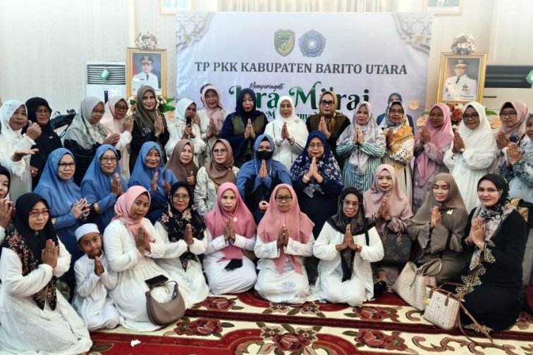 Hadiri Peringatan Isra Mi’raj, Ketua TP PKK Barito Utara : Momentum Perkuat Keimanan dan Ketakwaan