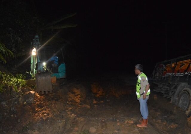 Dinas PUPR Bantu BPJN Lakukan Penanganan Darurat Jalan Malawaken