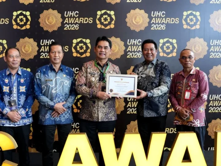 Komitmen Tingkatkan Kualitas Pelayanan Kesehatan, Pemkab Barut Raih Penghargaan UHC Awards Kategori Madya
