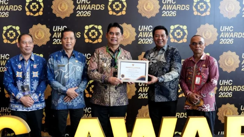 Komitmen Tingkatkan Kualitas Pelayanan Kesehatan, Pemkab Barut Raih Penghargaan UHC Awards Kategori Madya