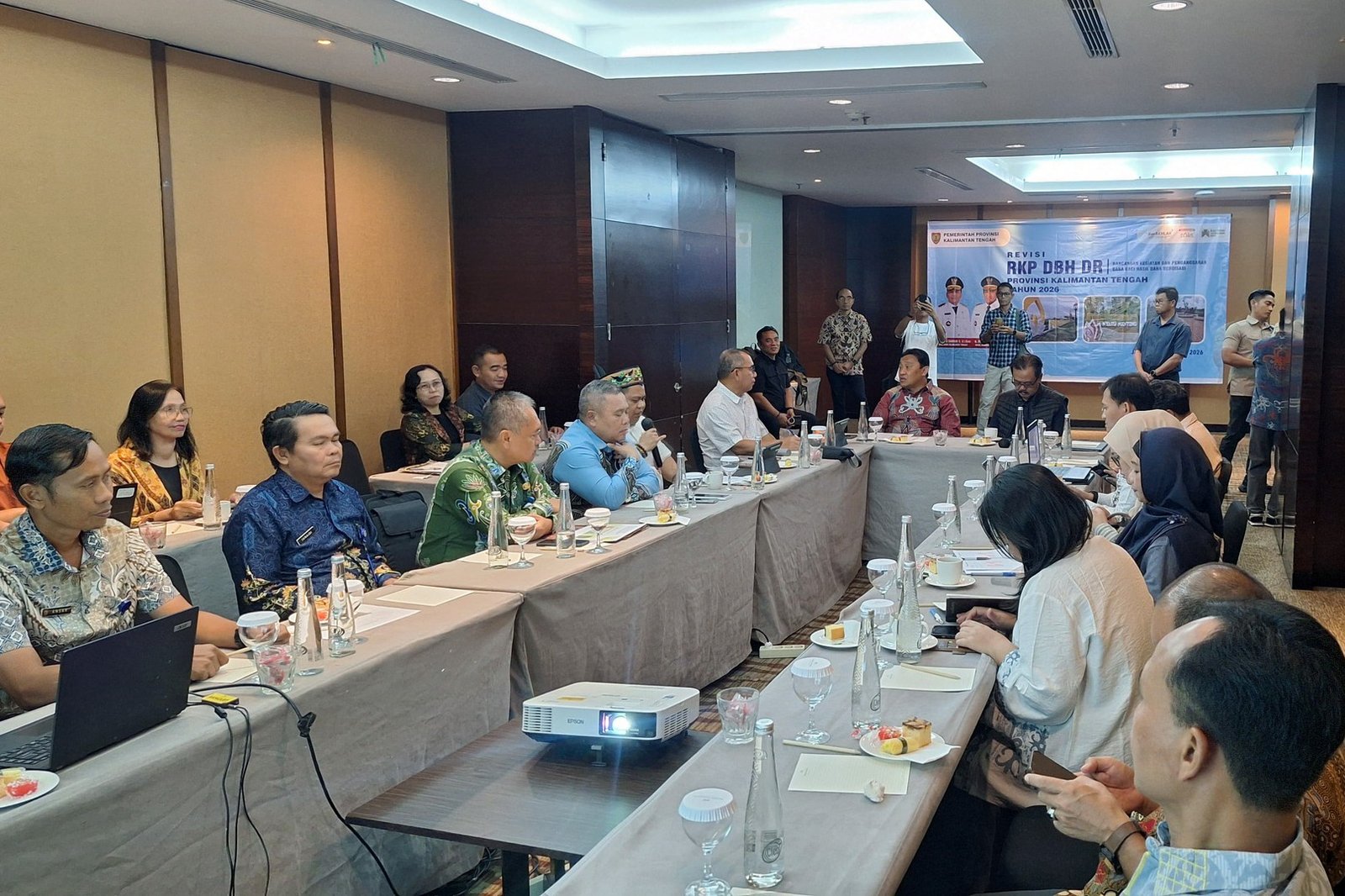 Wagub Kalteng Pimpin Pertemuan Dengan Stakeholders Bidang Kehutanan, Bahas Pengelolaan Hutan Berkelanjutan