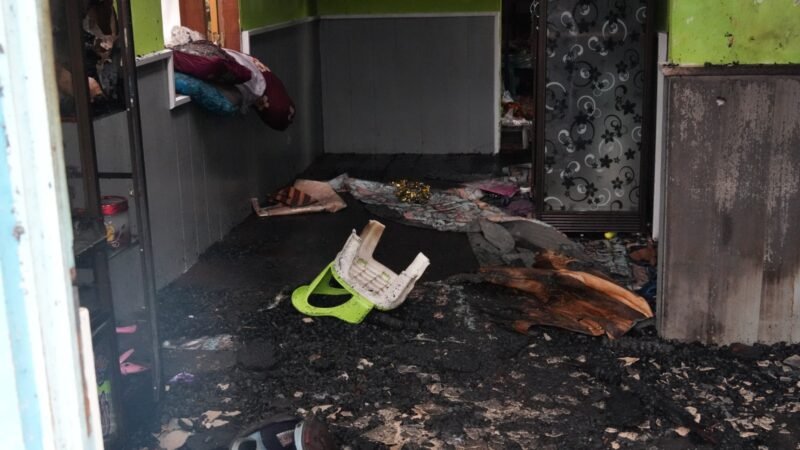 Diduga Korsleting Listrik, Kebakaran di Gang Keluarga Muara Teweh Hanguskan Empat Rumah