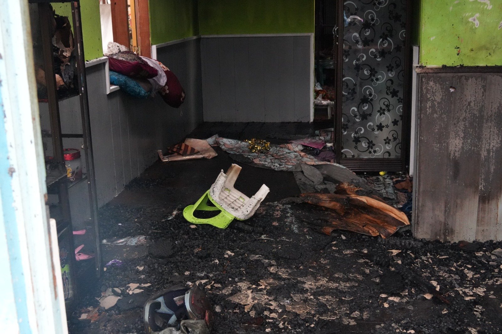 Diduga Korsleting Listrik, Kebakaran di Gang Keluarga Muara Teweh Hanguskan Empat Rumah