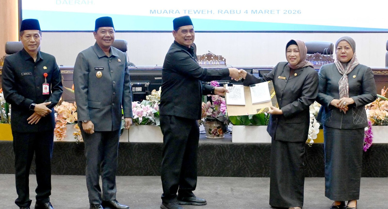 Bupati Barito Utara Sampaikan Jawaban atas Pemandangan Umum Fraksi-fraksi DPRD Terhadap Lima Raperda