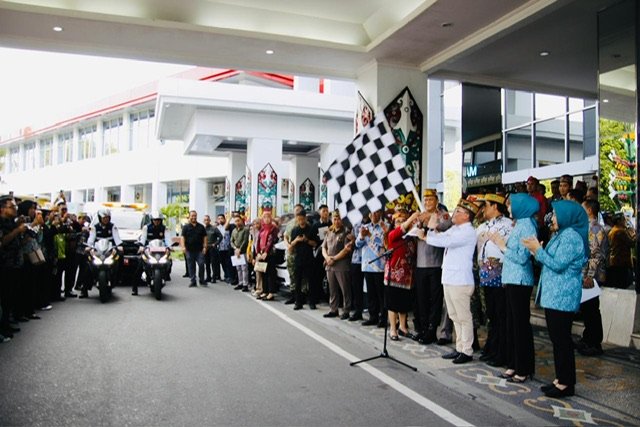 Gubernur Agustiar Sabran Lepas Bansos Kartu Huma Betang Sejahtera Sasar Sekitar 300 Ribu KK