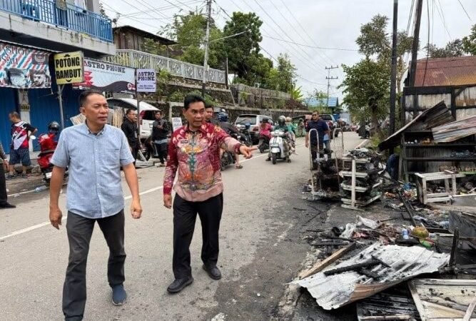 Sampaikan Empati, Bupati Barito Utara Tinjau Lokasi Kebakaran di Jalan Merak Simpang Anem