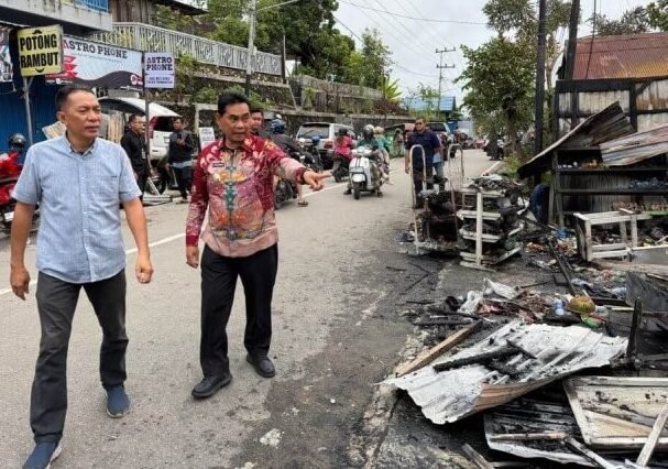 Sampaikan Empati, Bupati Barito Utara Tinjau Lokasi Kebakaran di Jalan Merak Simpang Anem