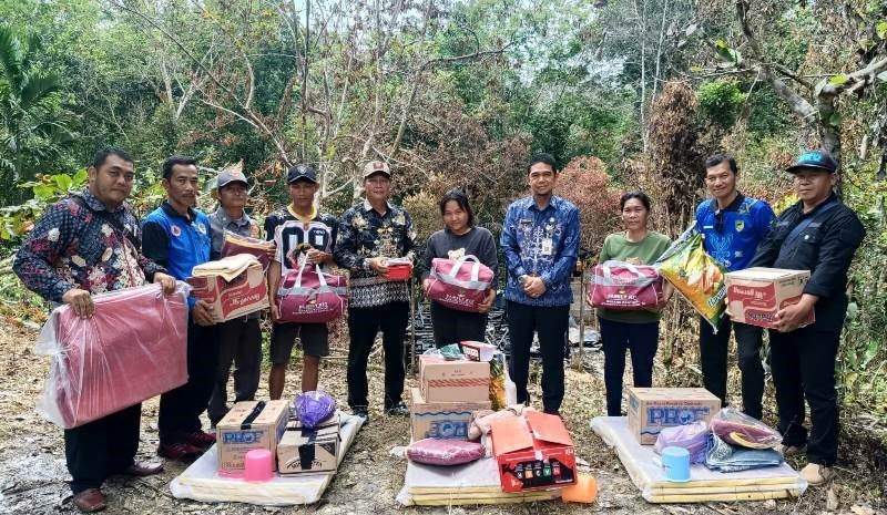 Pemkab Barito Utara Salurkan Bantuan untuk Korban Kebakaran di Desa Nihan Hilir