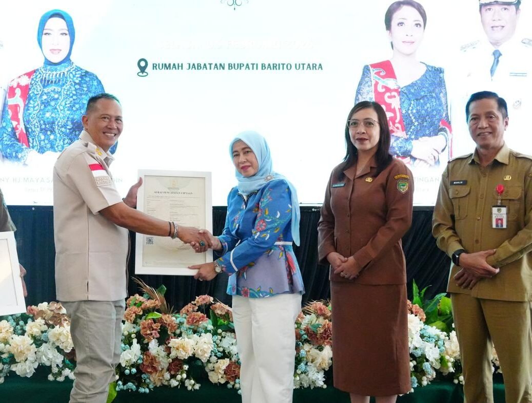 Terima Sertifikat Hak Cipta Batik, Komitmen Pemkab Barut Lindungi Pelaku UMKM dan Industri Kreatif
