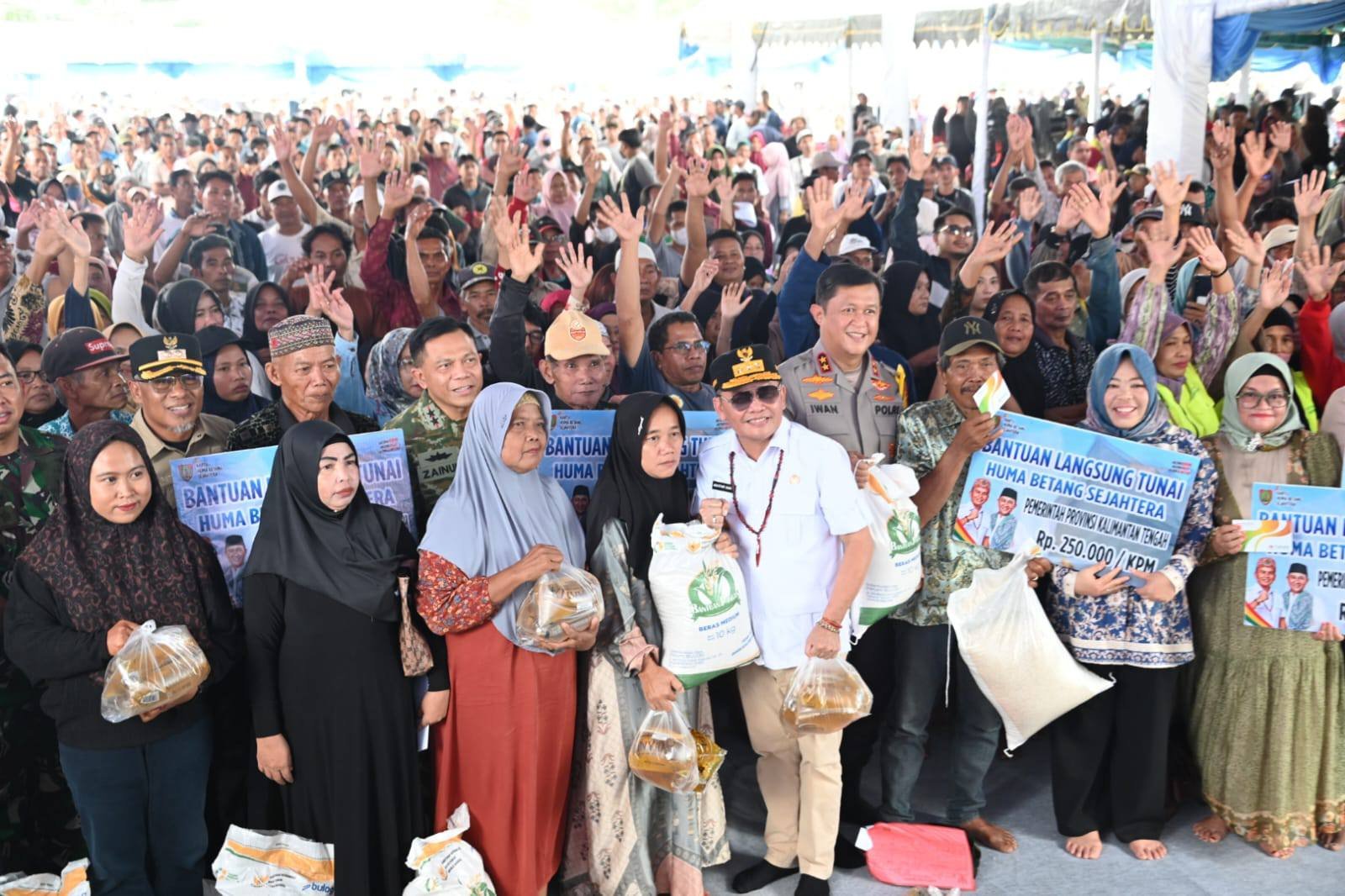 Jelang Idul Fitri dan Nyepi, Gubernur Kalteng Salurkan Sejumlah Bantuan Termasuk BLT KHBS di Kotawaringin Barat