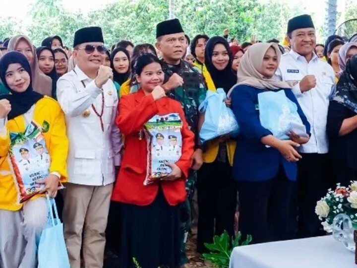 Gubernur Kalteng Gratiskan 3.000 Paket Sembako pada Pasar Murah Spesial Ramadan bagi Mahasiswa