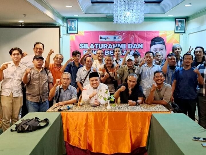 Bang Jo Gelar Buka Puasa Bareng Insan Pers, Soroti Pemblokiran KTP Warga Surabaya