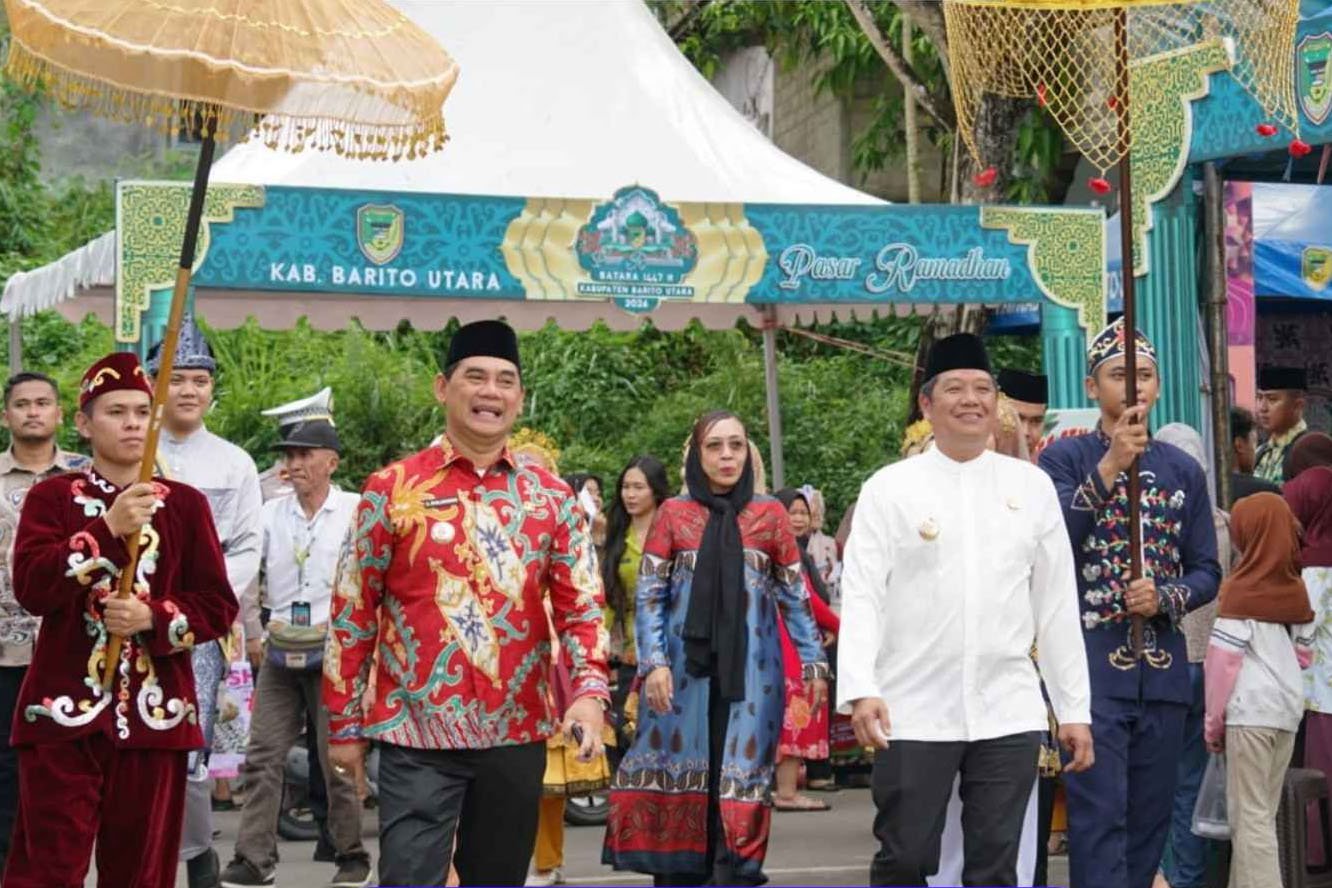 Tingkatkan Perekonomian Masyarakat, Bupati Barito Utara Buka Pasar Wadai Ramadan 1447 H