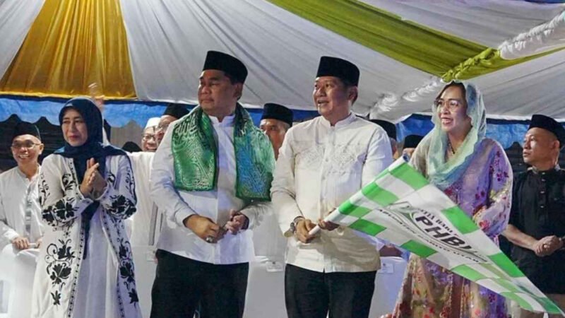 Bupati Barito Utara Lepas Peserta Pawai Takbir Mobil Hias dan Jalan Kaki Warnai