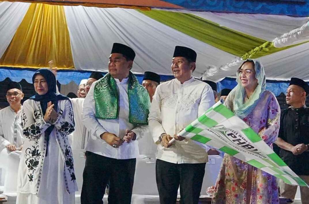 Bupati Barito Utara Lepas Peserta Pawai Takbir Mobil Hias dan Jalan Kaki Warnai