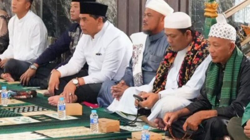 Safari Ramadhan di Masjid Ulul Albab, Bupati Serahkan Hibah Sebesar Rp 1 Miliar