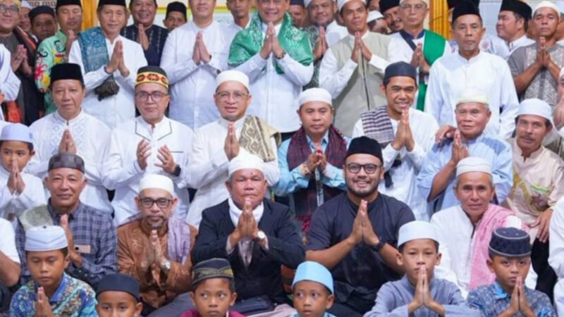 Bupati Barito Utara Ajak Masyarakat Perkuat Persatuan Pada Safari Ramadan di Masjid Babussalam