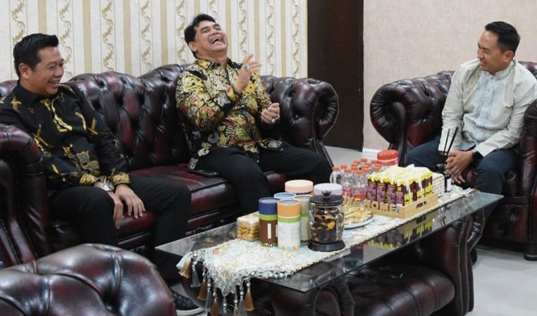 Hari Kedua Idul Fitri, Bupati Shalahuddin Pimpin Silaturahmi ke Kediaman Dandim dan Kapolres Barito Utara
