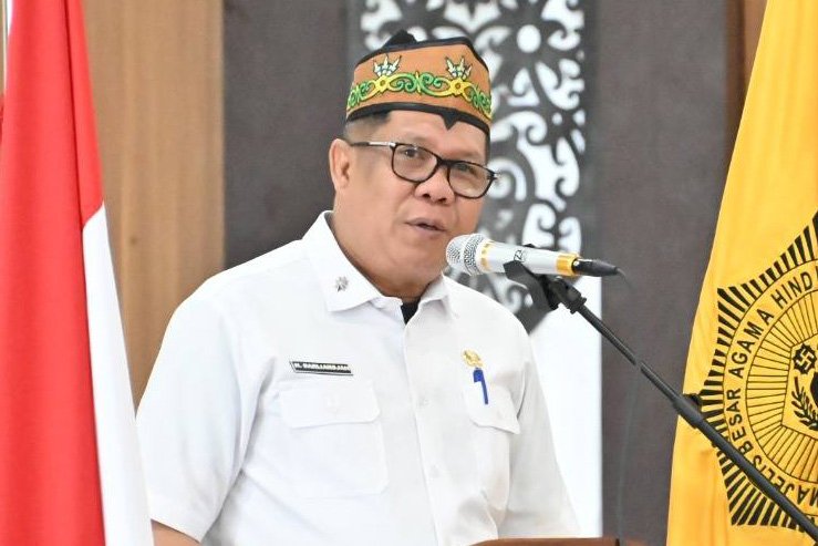 Pengukuhan Pengurus LBH Antang Damang, Sahli Darliansjah Ajak Bersinergi dengan Pemda dan Aparat Penegak Hukum