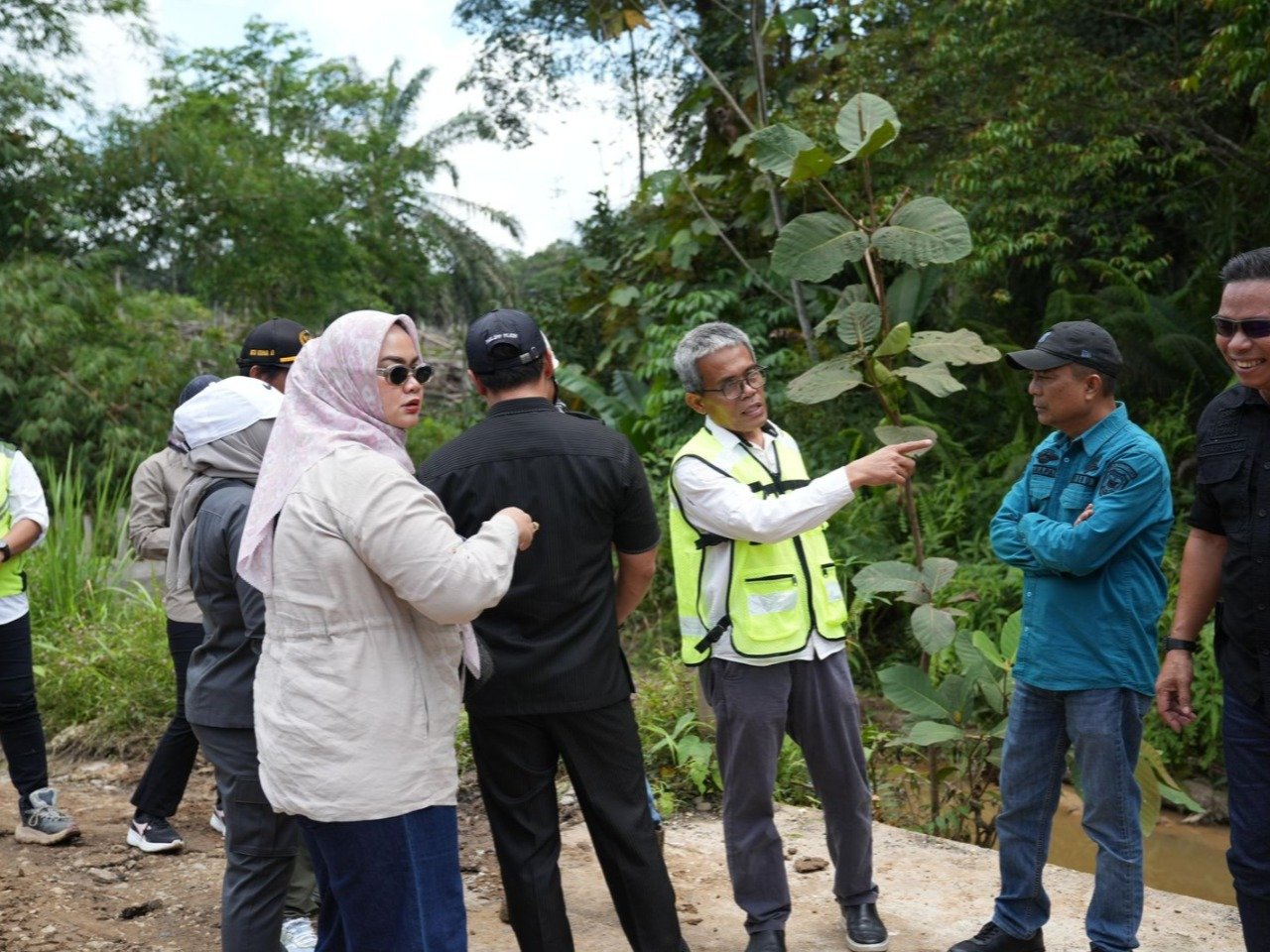 PUPR Dampingi Sidak DPRD Barut Tinjau Penanganan Ruas Jalan KM 34-Simpang Benangin