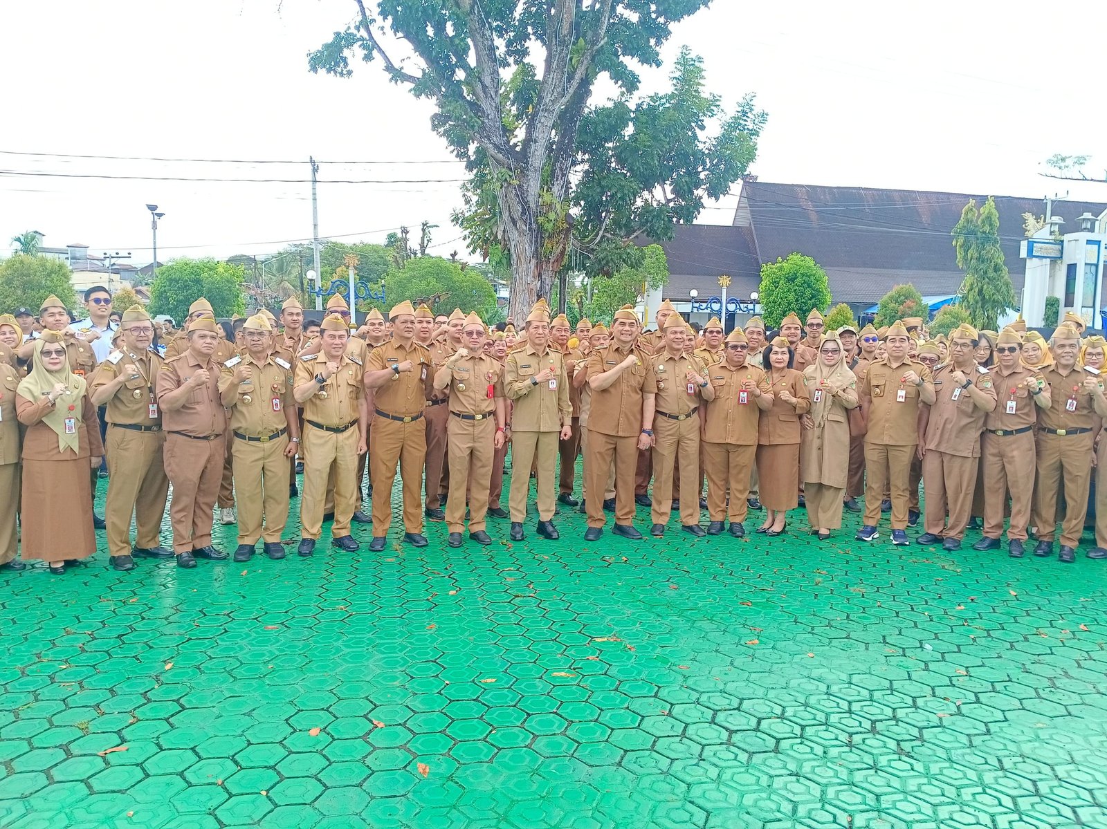 Bupati Barut Tegaskan Pentingnya Disiplin Dalam Bekerja
