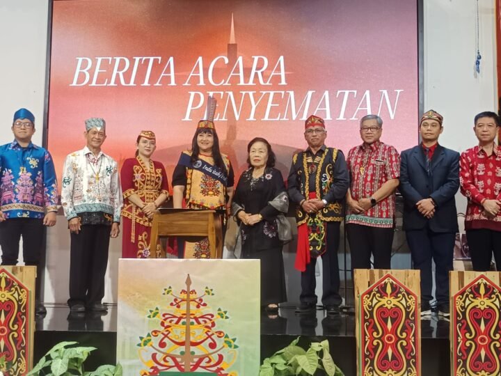 ‘Ibu’ Segala Bangsa, Grace Evi Ekawati dapat Anugerah Gelar Adat Dayak Ngaju dan Maanyan