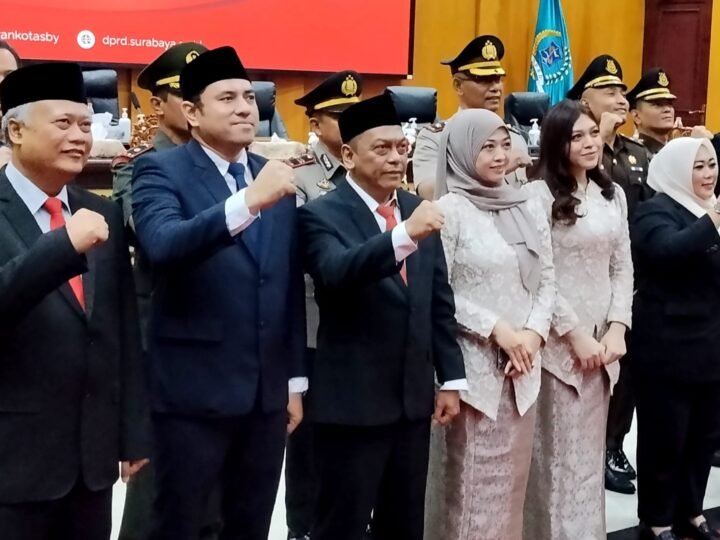PAW Anas Karno Resmi Dilantik, Janji Lanjutkan Perjuangan di DPRD Surabaya