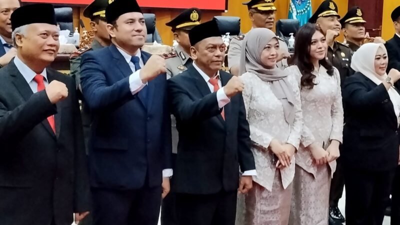 PAW Anas Karno Resmi Dilantik, Janji Lanjutkan Perjuangan di DPRD Surabaya