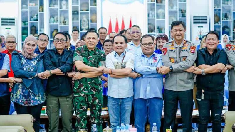 Gubernur Kalteng Terima Aspirasi Serikat Buruh pada Dialog Ketenagakerjaan