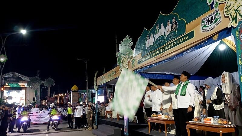 Sambut Iduladha 1447 H, Bupati Barito Utara Lepas Pawai Tanglong Bertakbir