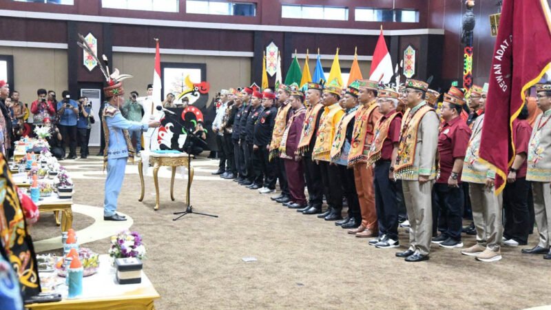 Gubernur Tekankan Tiga Fokus Utama Pada Pelantikan Pengurus DAD dan BATAMAD se-Kalteng