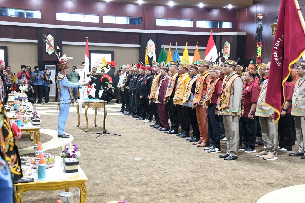 Gubernur Tekankan Tiga Fokus Utama Pada Pelantikan Pengurus DAD dan BATAMAD se-Kalteng