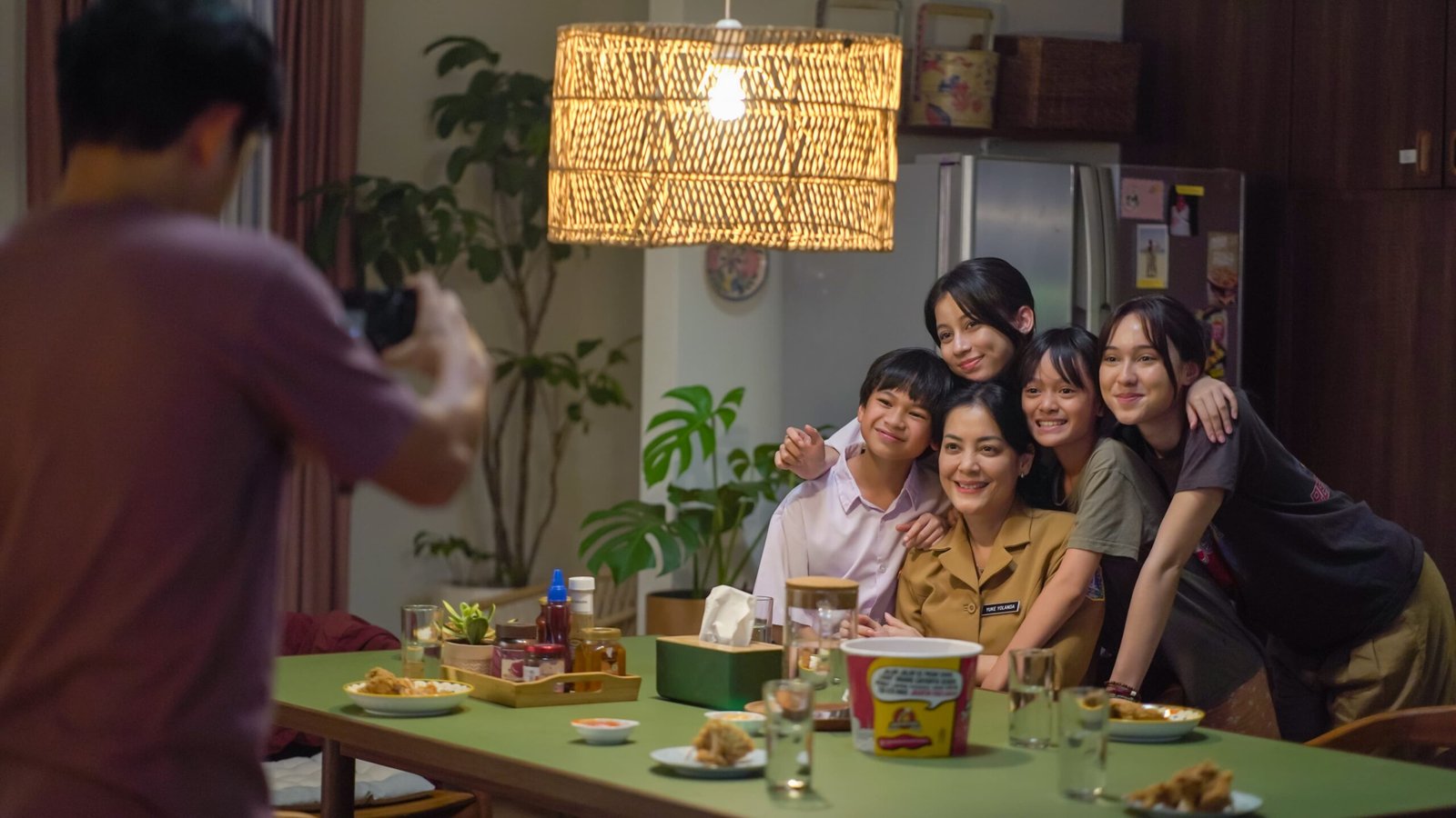 Film Keluarga yang Bikin Penontonya Menangis Haru “Yang Lain Boleh Hilang Asal Kau Jangan” Tayang 13 Mei 2026