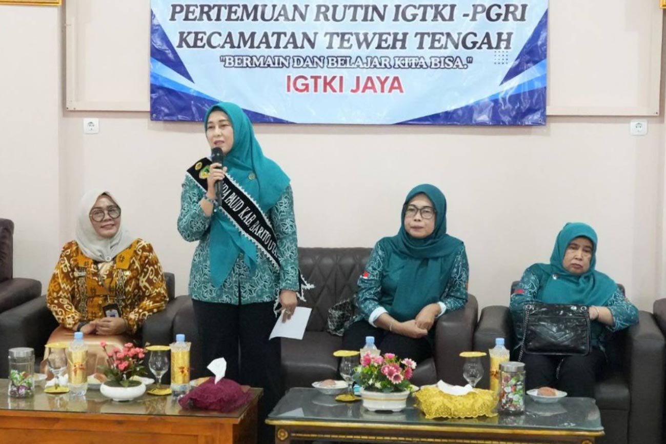 Bunda PAUD Barito Utara Narasumber Pada Pertemuan Rutin IGTKI-PGRI