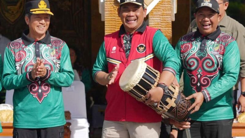 Bupati Barito Utara Resmi Buka FBIMBT Tahun 2026 Ditandai Dengan Pemukulan Katambung