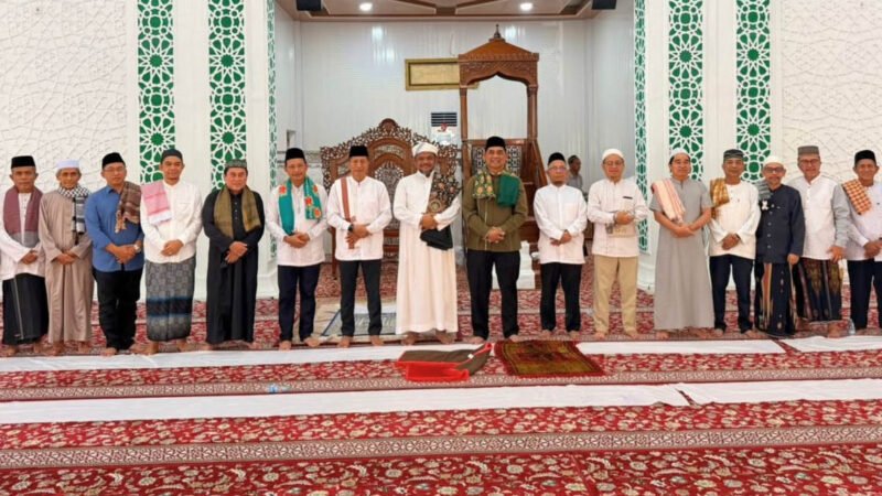 Bupati Barito Utara Pererat Ukhuwah Islamiyah dan Serap Aspirasi Masyarakat Usai Shalat Jumat