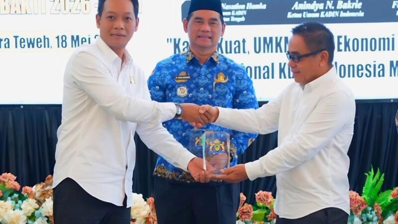 Lantik Pengurus Kadin Barito Utara Periode 2026-2031, Bupati Shalahuddin Dorong Investasi Daerah