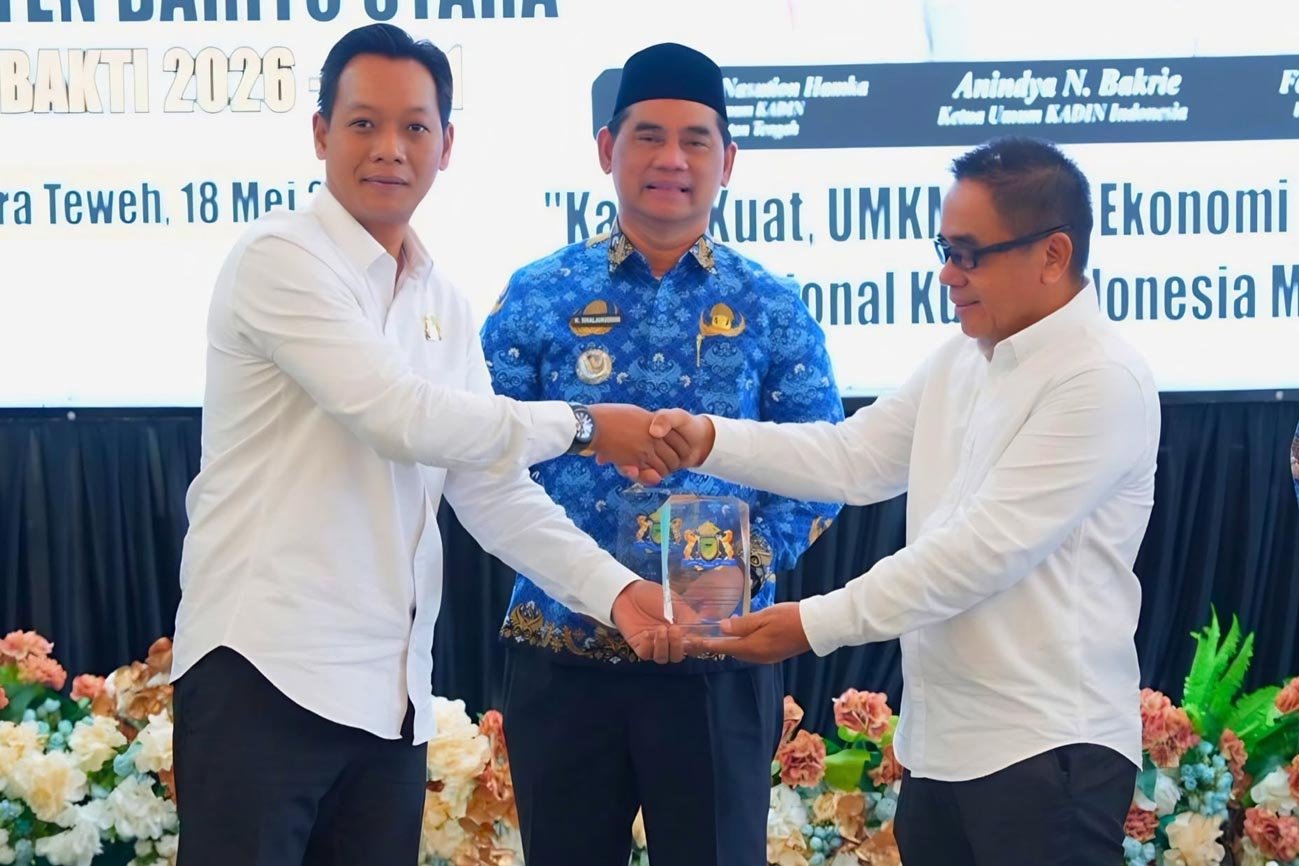 Lantik Pengurus Kadin Barito Utara Periode 2026-2031, Bupati Shalahuddin Dorong Investasi Daerah