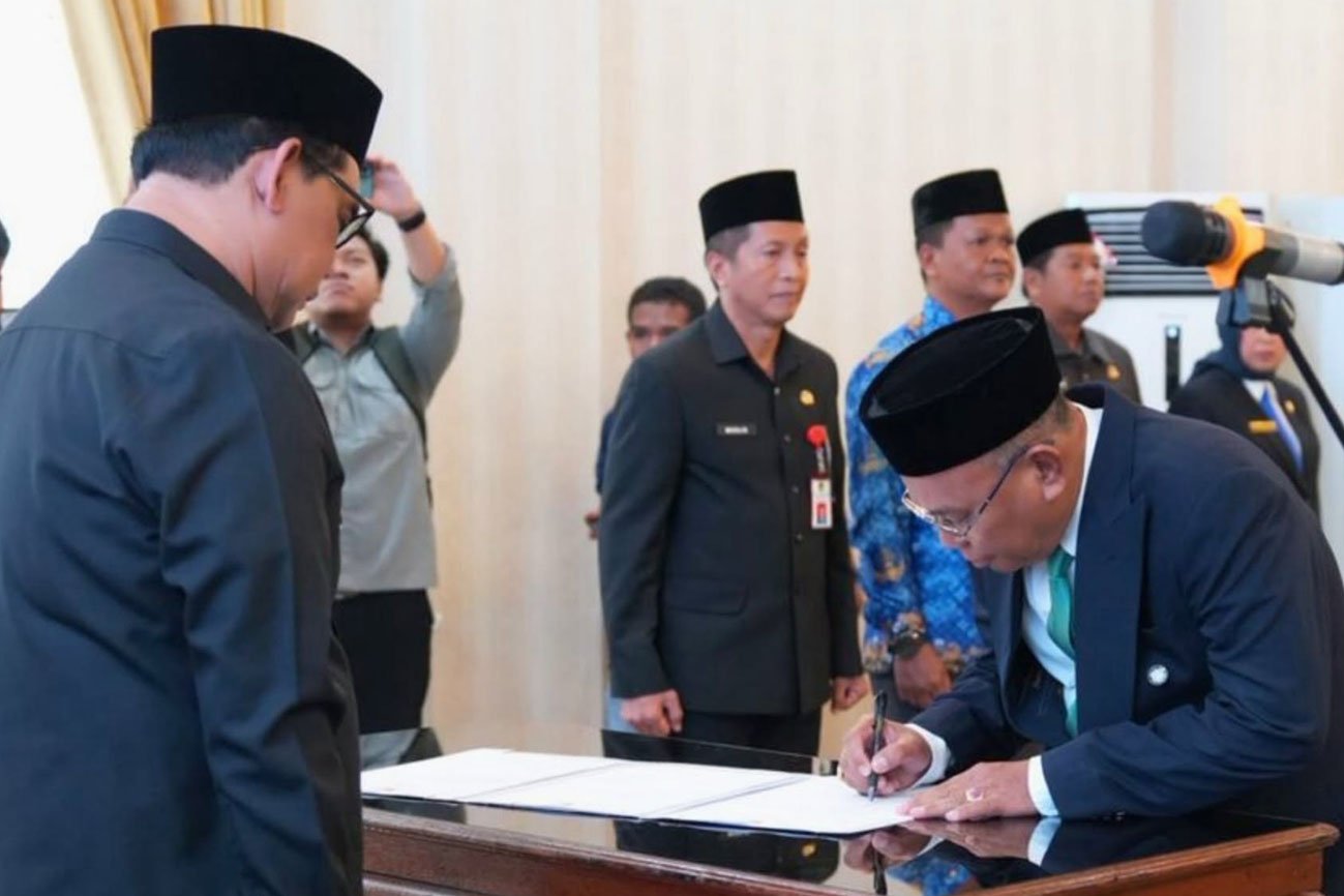 Bupati Barito Utara Lantik Direksi Baru Perusda Batara Membangun