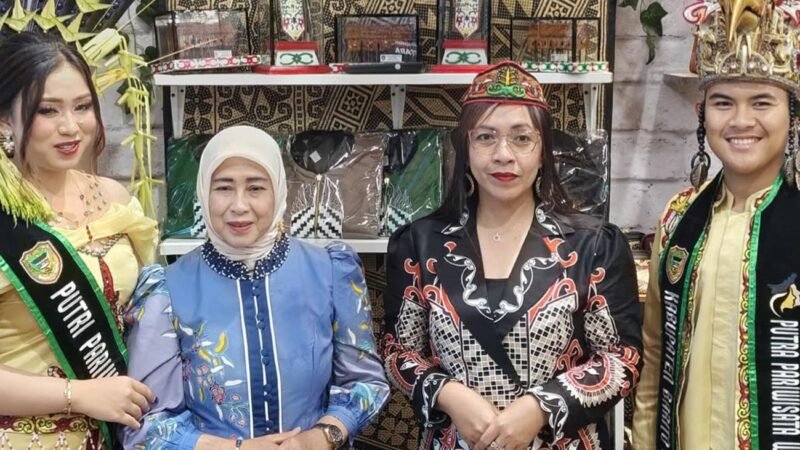 Ketua TP PKK Barito Utara Hadiri Pembukaan Kalteng Expo 2026