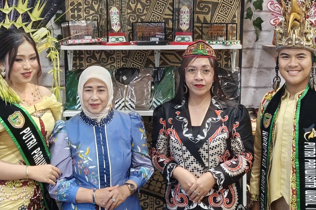 Ketua TP PKK Barito Utara Hadiri Pembukaan Kalteng Expo 2026
